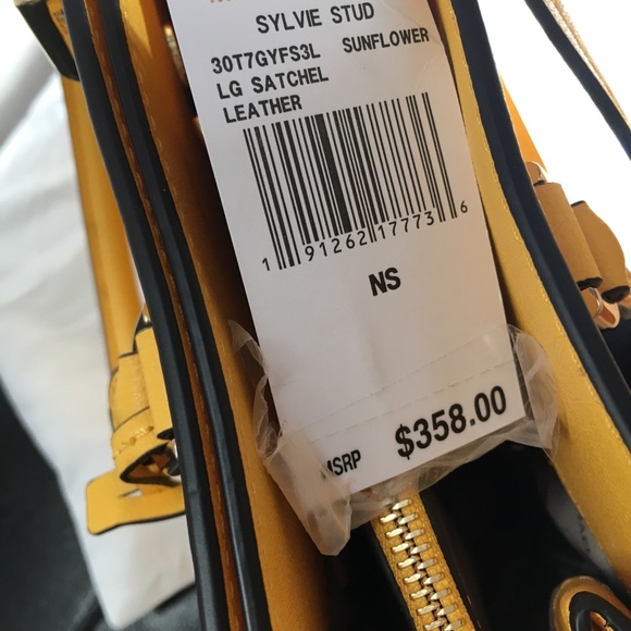 MK bag great for spring/summer - Picture 8 of 12